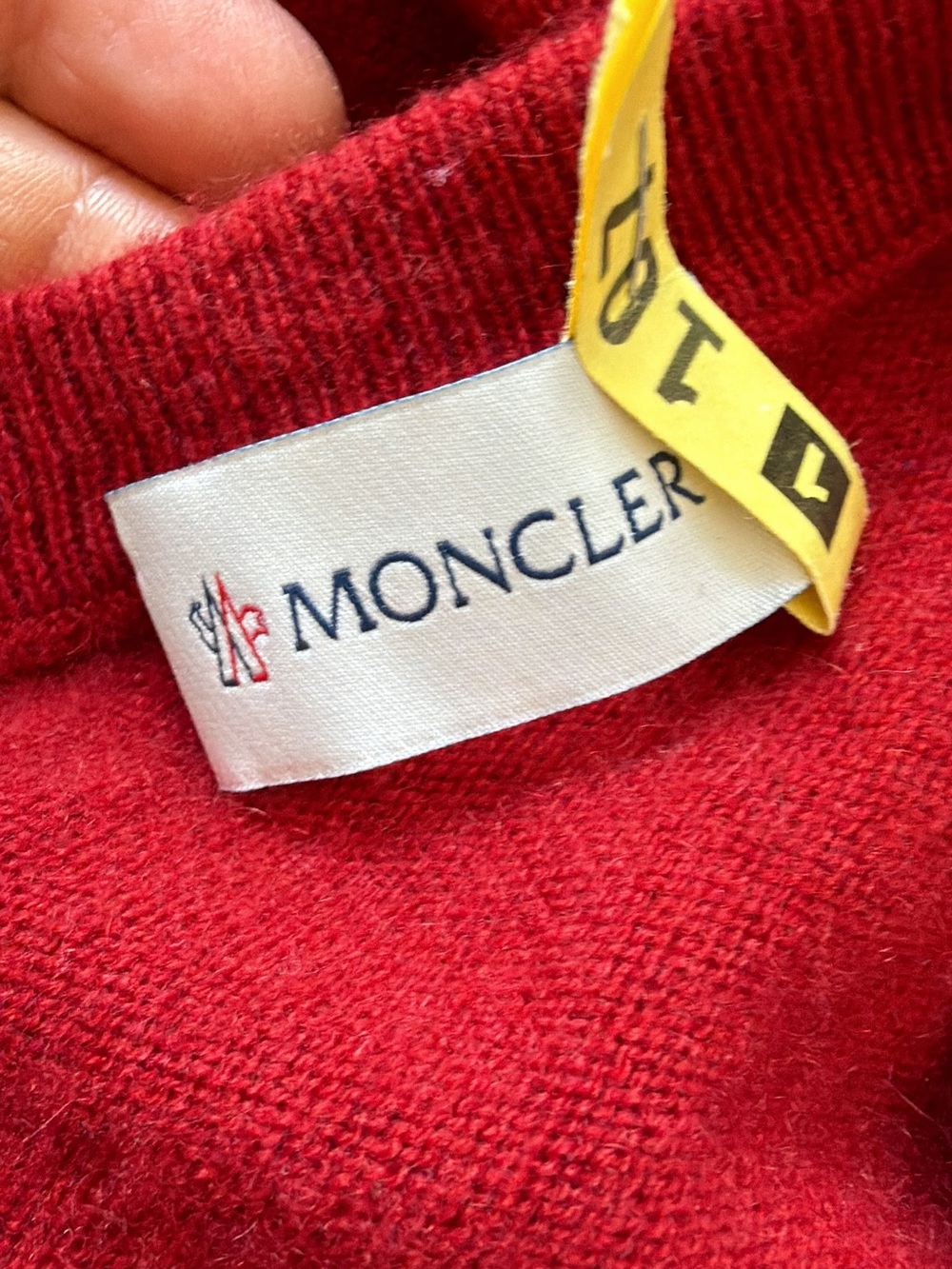 MONCLER • Maglione Tricot Girocollo Round Neck Cashmere Sweater in Red - Picture 9 of 14